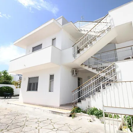 Holiday home Claudio By Renthousesalento *